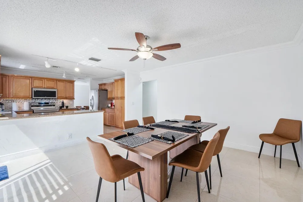 9602 NW 8th Cir Plantation, FL 33324