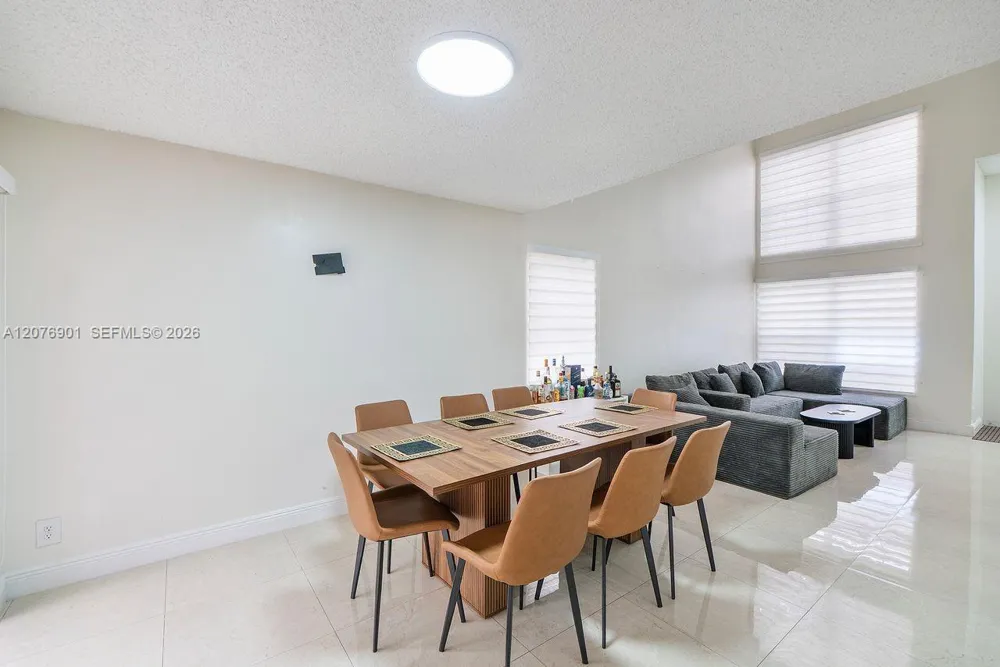 9602 NW 8th Cir Plantation, FL 33324