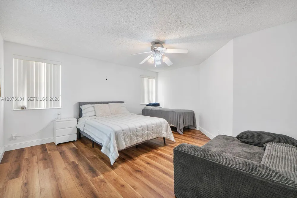 9602 NW 8th Cir Plantation, FL 33324