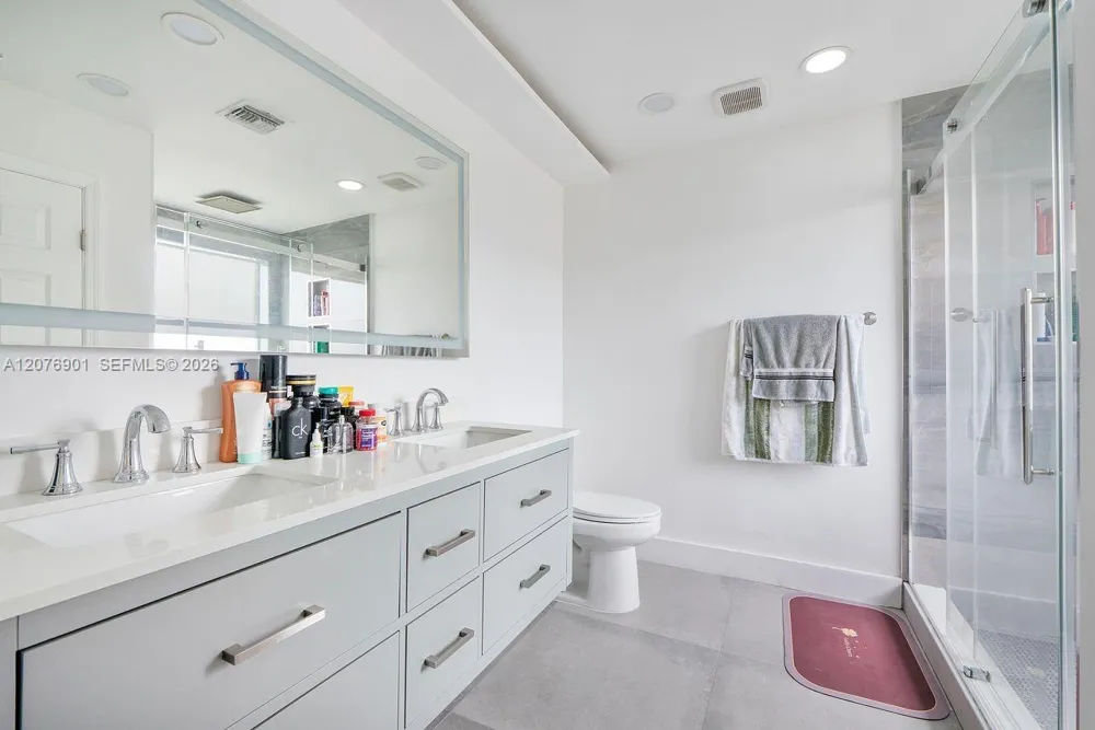 9602 NW 8th Cir Plantation, FL 33324