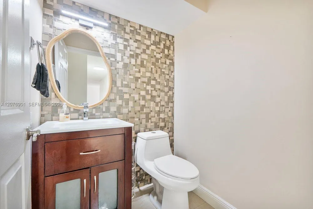 9602 NW 8th Cir Plantation, FL 33324