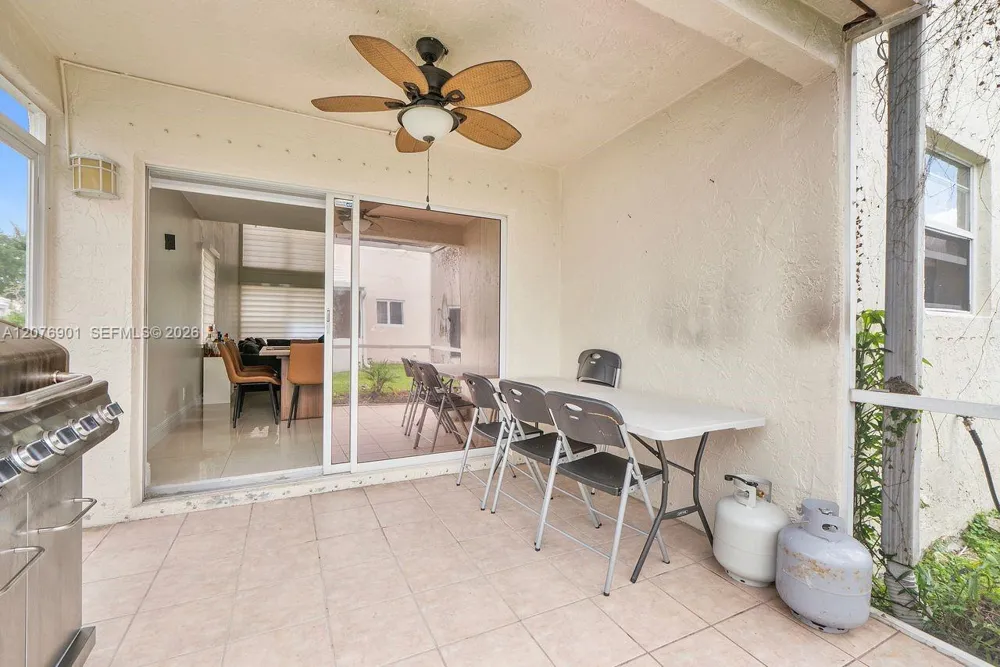 9602 NW 8th Cir Plantation, FL 33324