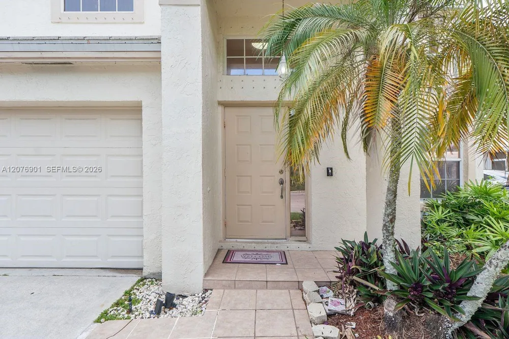 9602 NW 8th Cir Plantation, FL 33324