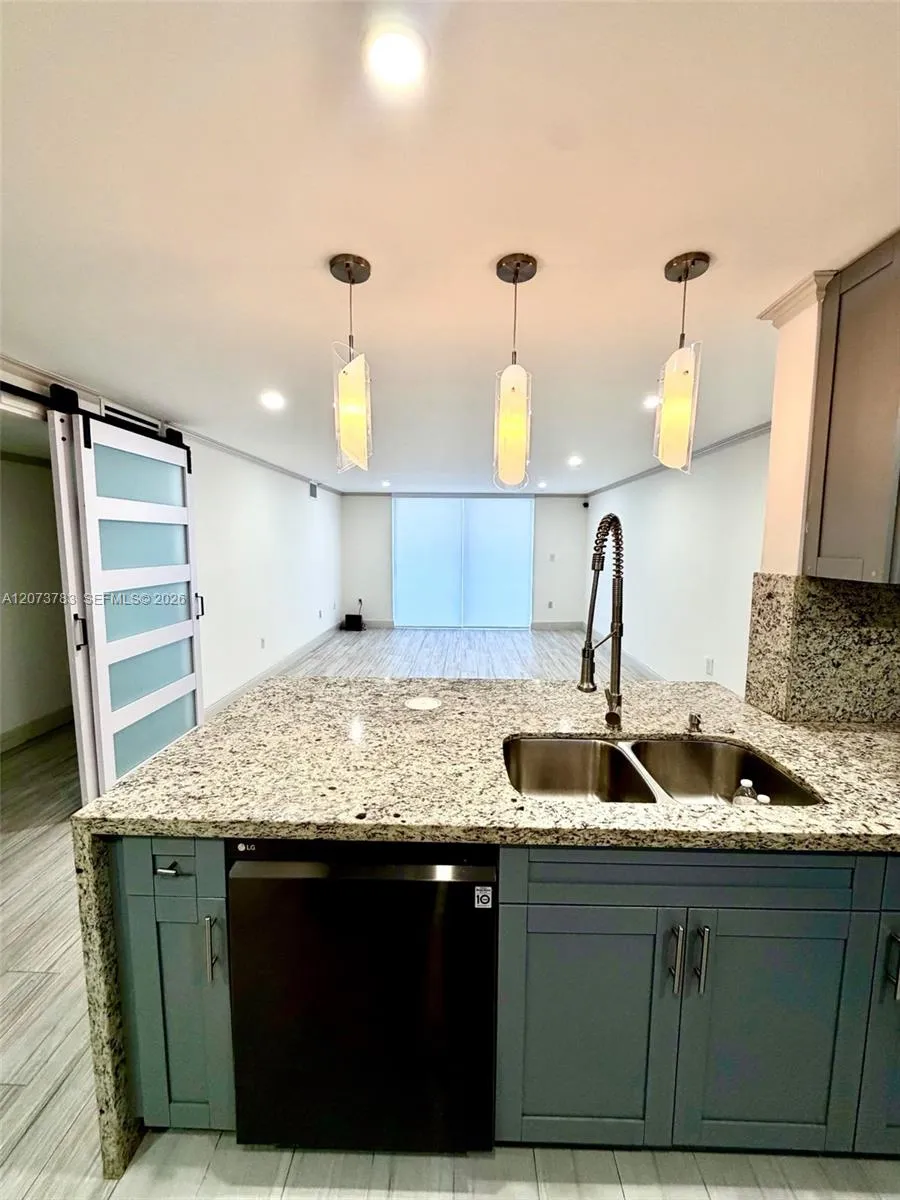 4000 NE 170th St #207 North Miami Beach, FL 33160