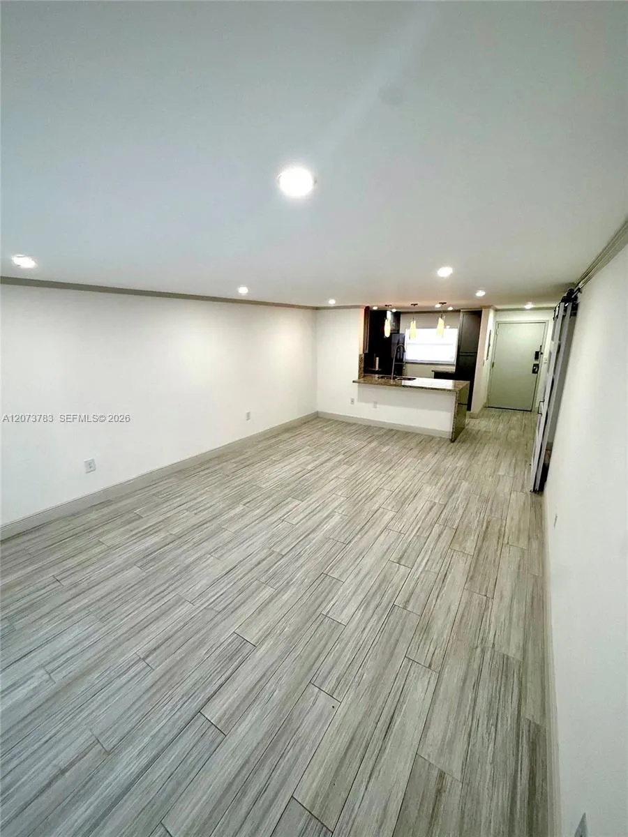 4000 NE 170th St #207 North Miami Beach, FL 33160