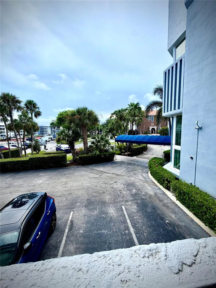 4000 NE 170th St #207 North Miami Beach, FL 33160