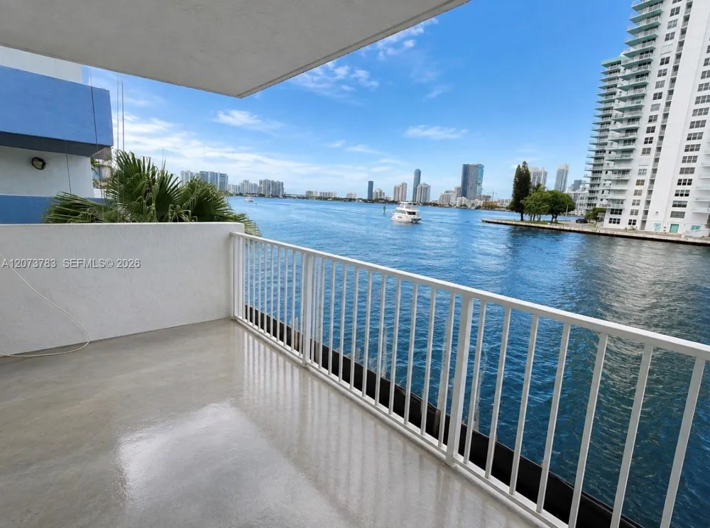 4000 NE 170th St #207 North Miami Beach, FL 33160