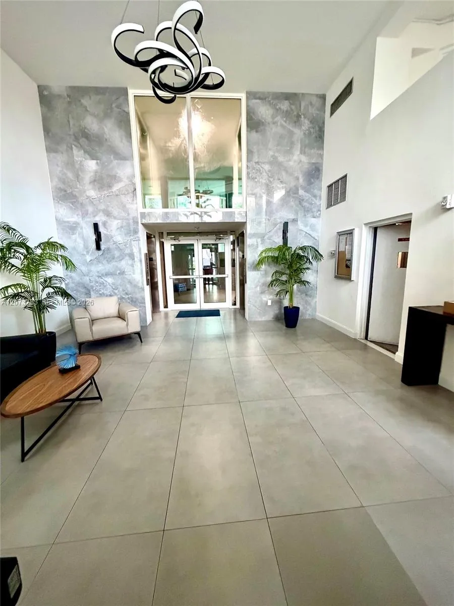 4000 NE 170th St #207 North Miami Beach, FL 33160