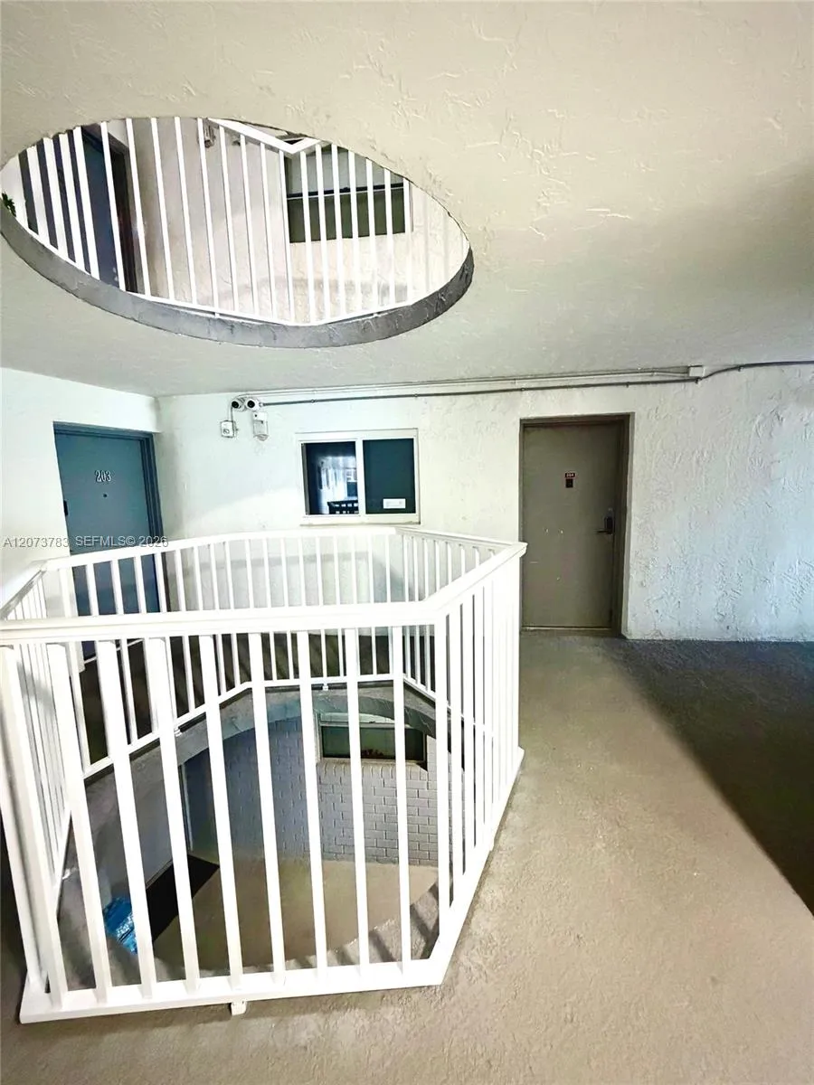 4000 NE 170th St #207 North Miami Beach, FL 33160