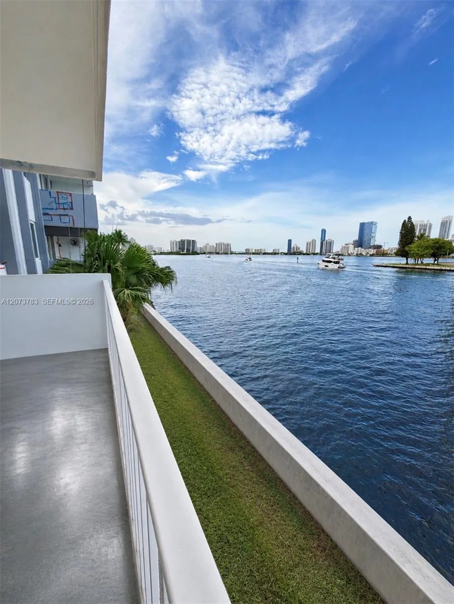 4000 NE 170th St #207 North Miami Beach, FL 33160
