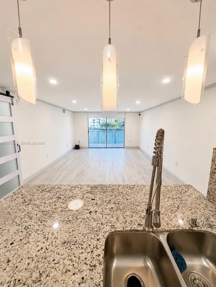 4000 NE 170th St #207 North Miami Beach, FL 33160