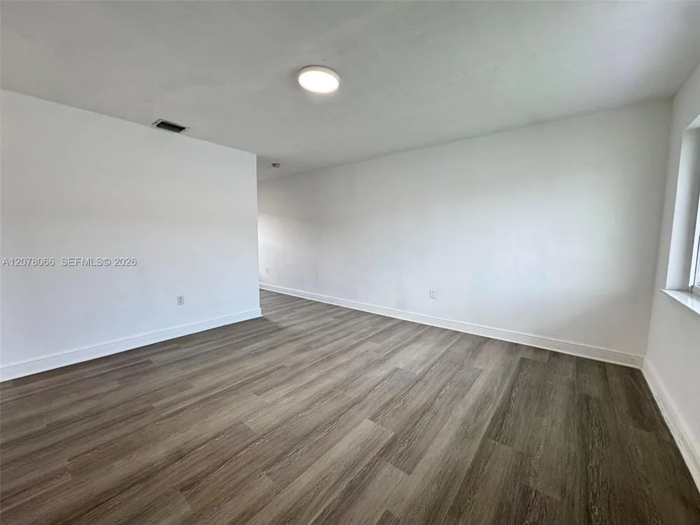 9355 SW 39th St #9357 Miami, FL 33165