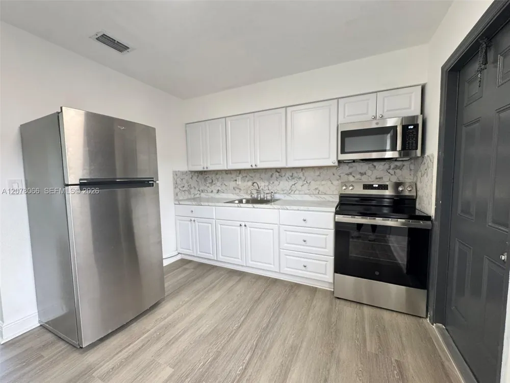 9355 SW 39th St #9357 Miami, FL 33165