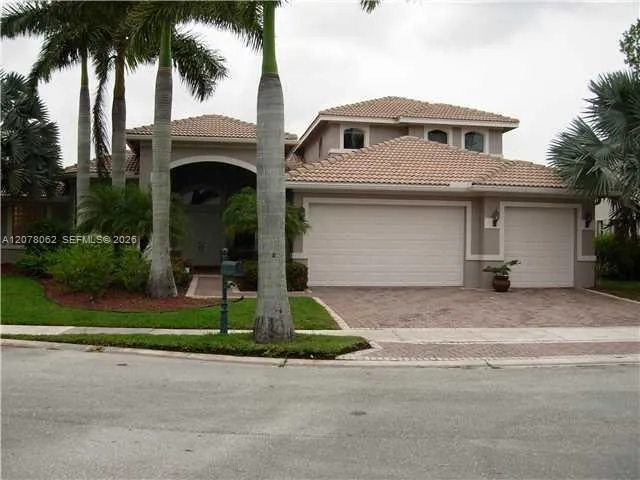 1360 Victoria Isle Dr Weston, FL 33327