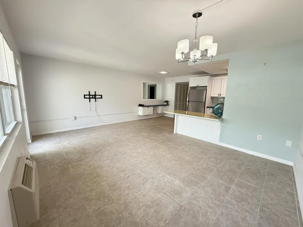 28 Ventnor B Drive Deerfield Beach, FL 33442