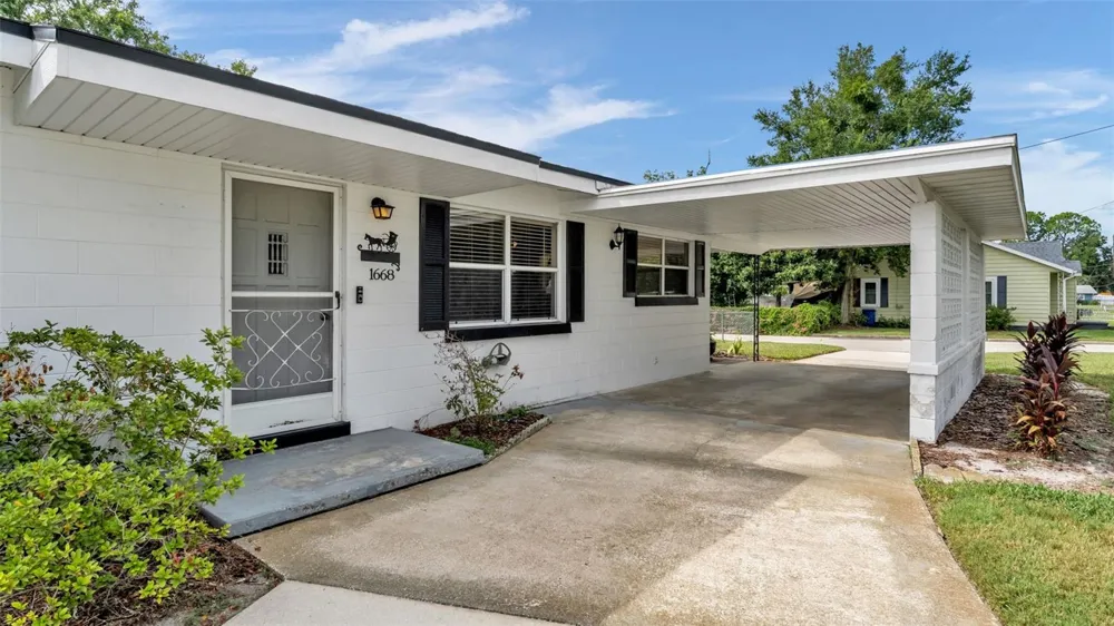 1668 ROSELAWN STREET SW Winter Haven, FL 33880