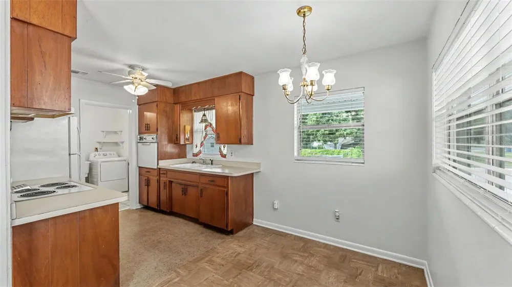 1668 ROSELAWN STREET SW Winter Haven, FL 33880