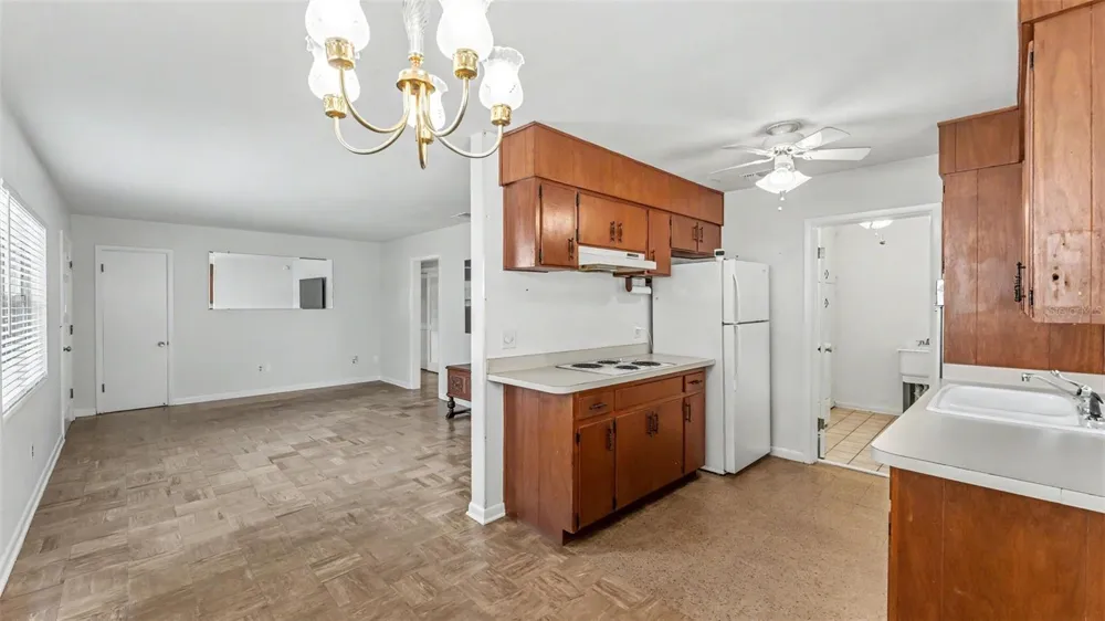1668 ROSELAWN STREET SW Winter Haven, FL 33880