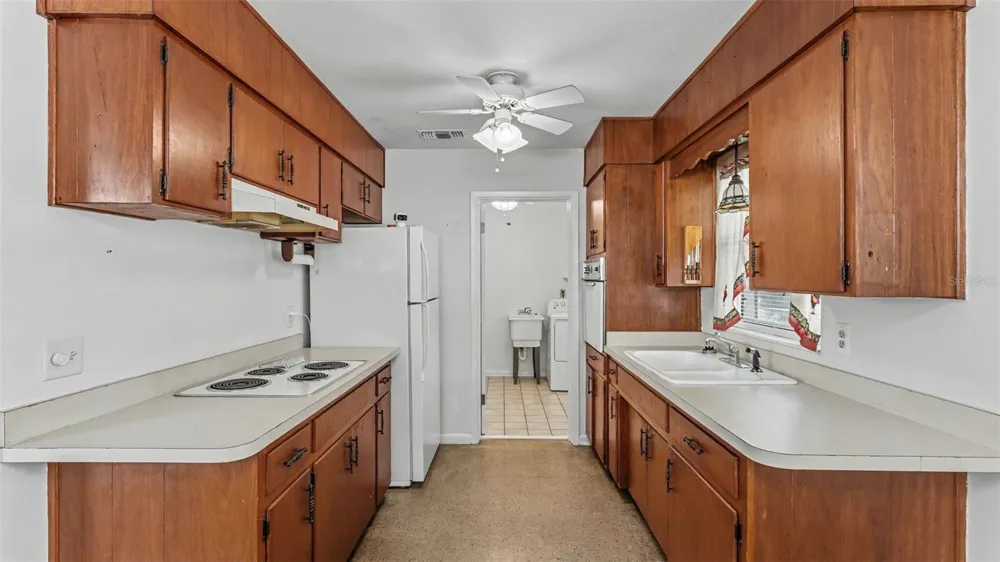1668 ROSELAWN STREET SW Winter Haven, FL 33880
