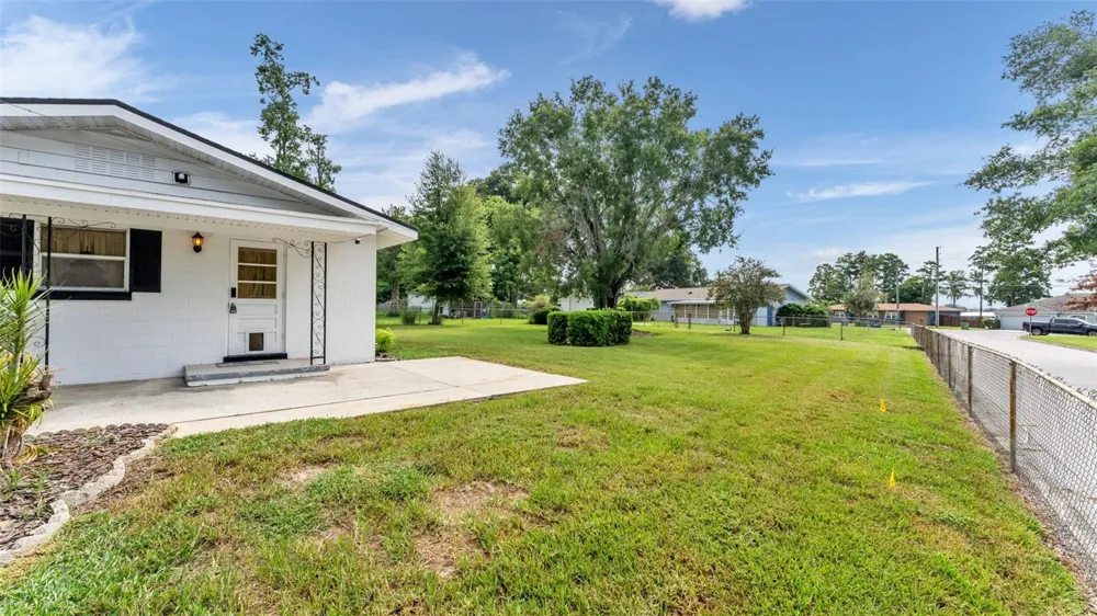 1668 ROSELAWN STREET SW Winter Haven, FL 33880