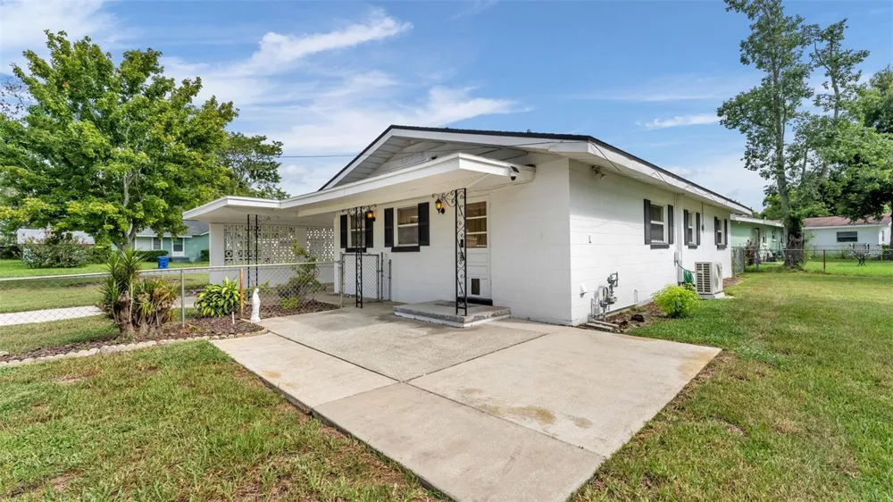 1668 ROSELAWN STREET SW Winter Haven, FL 33880