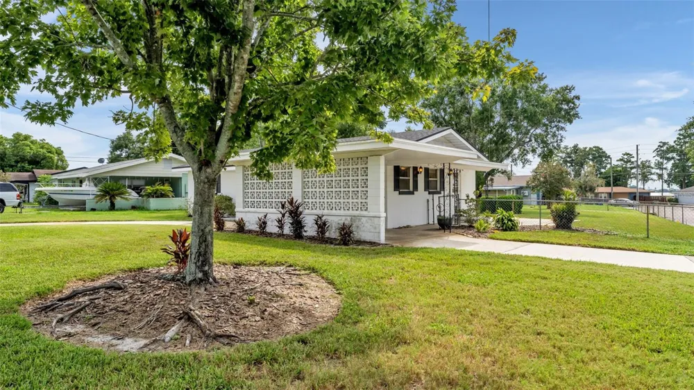 1668 ROSELAWN STREET SW Winter Haven, FL 33880