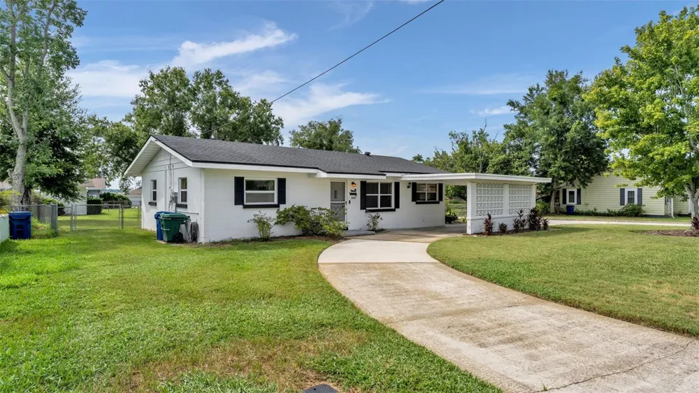 1668 ROSELAWN STREET SW Winter Haven, FL 33880
