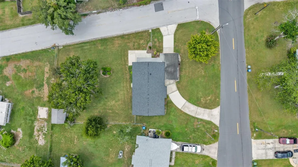 1668 ROSELAWN STREET SW Winter Haven, FL 33880