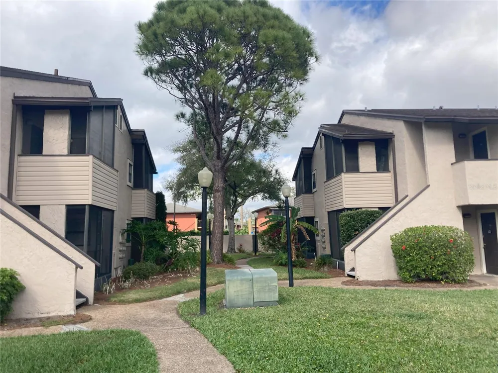 2918 ANTIQUE OAKS CIRCLE #25 Winter Park, FL 32792