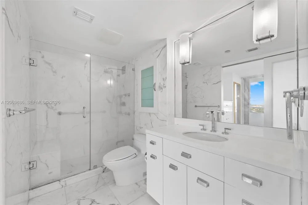 400 S Pointe Dr #1905 Miami Beach, FL 33139