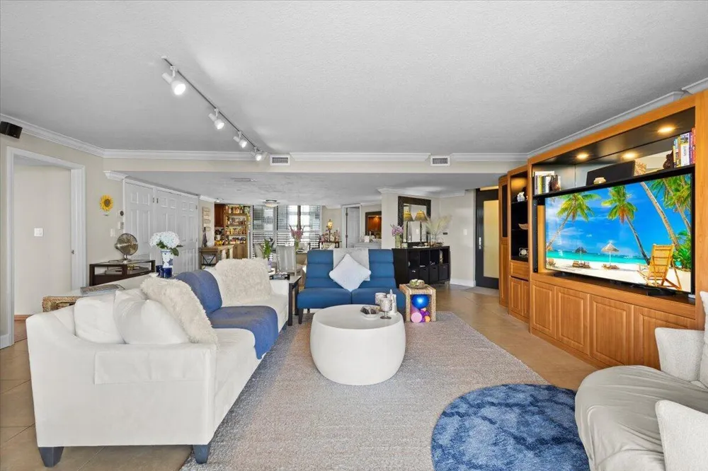 1167 HILLSBORO MILE #308 Hillsboro Beach, FL 33062