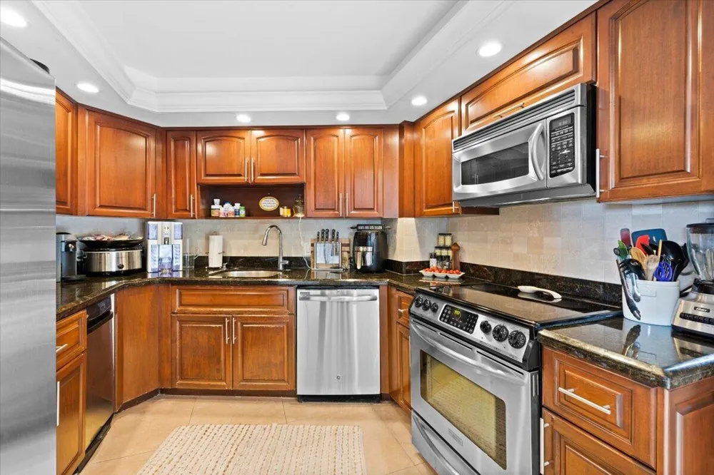 1167 HILLSBORO MILE #308 Hillsboro Beach, FL 33062