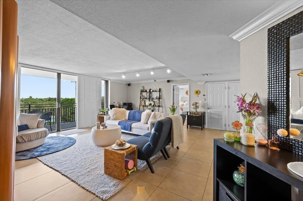 1167 HILLSBORO MILE #308 Hillsboro Beach, FL 33062