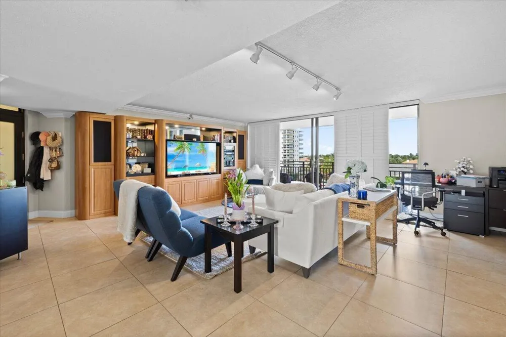 1167 HILLSBORO MILE #308 Hillsboro Beach, FL 33062
