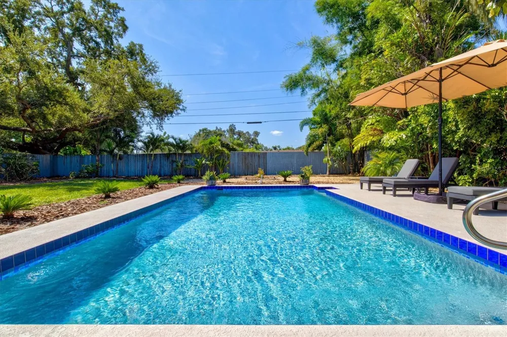 2650 DAVIS BOULEVARD Sarasota, FL 34237