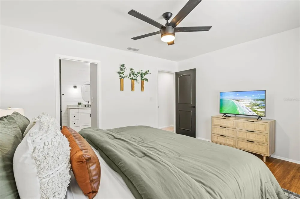 2650 DAVIS BOULEVARD Sarasota, FL 34237