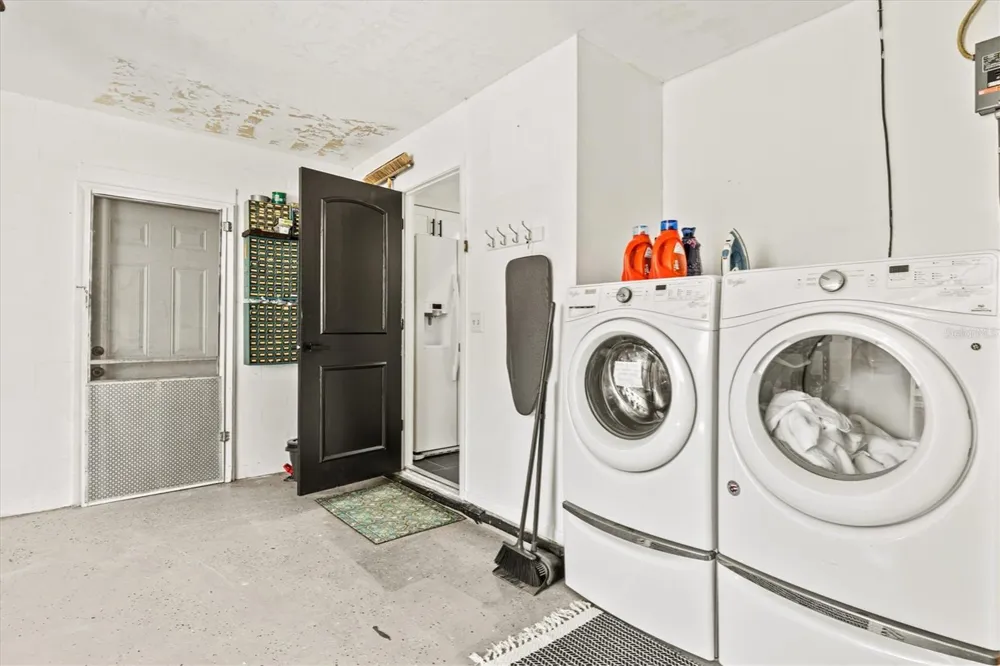 2650 DAVIS BOULEVARD Sarasota, FL 34237