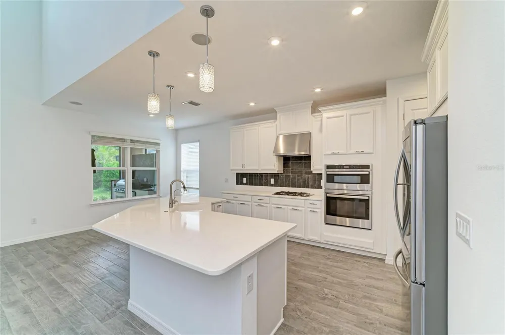 6332 LAURELCREST GLEN Palmetto, FL 34221