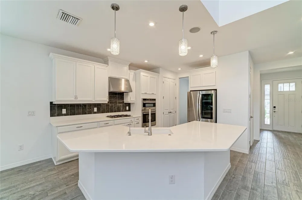 6332 LAURELCREST GLEN Palmetto, FL 34221