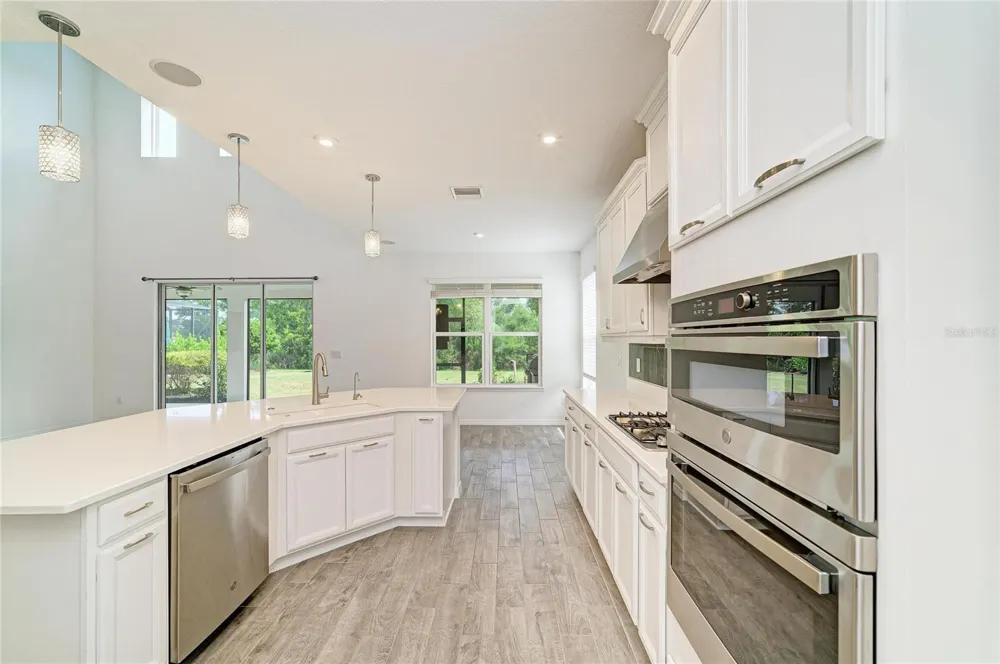 6332 LAURELCREST GLEN Palmetto, FL 34221