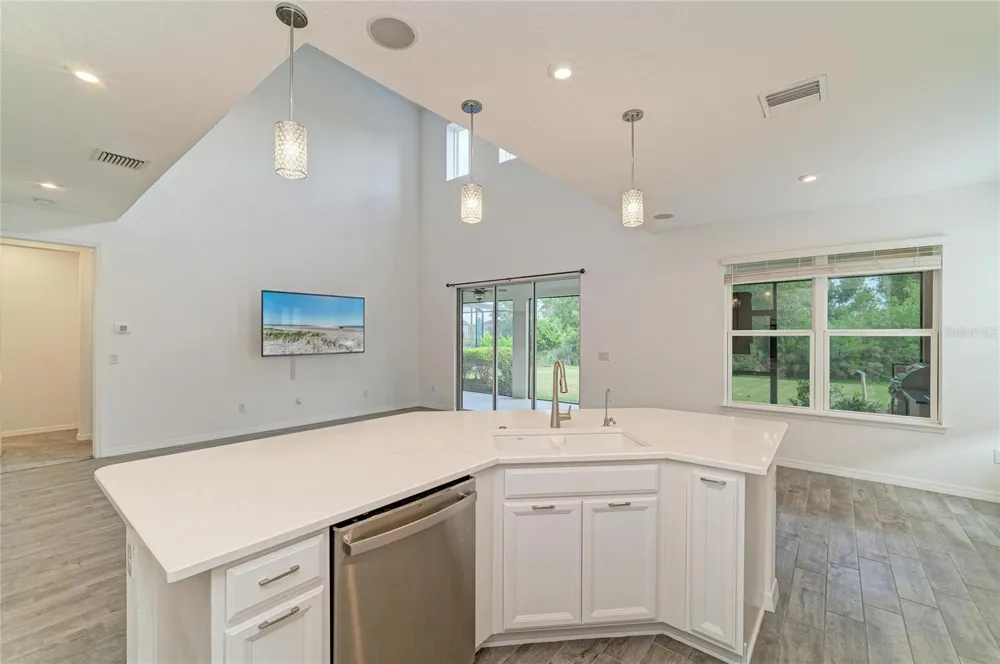 6332 LAURELCREST GLEN Palmetto, FL 34221