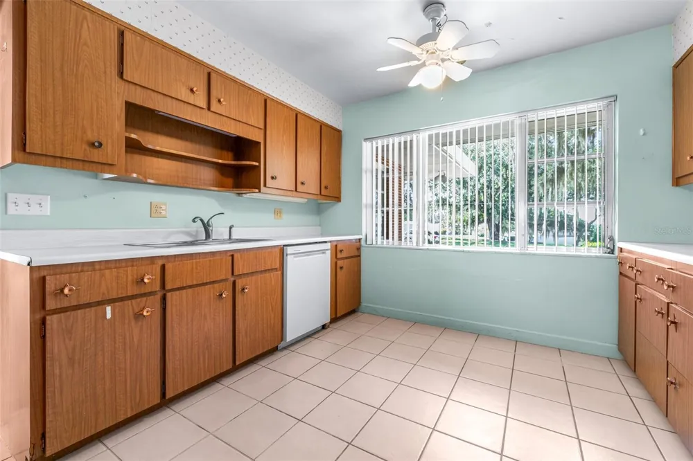 300 CREST DRIVE Haines City, FL 33844