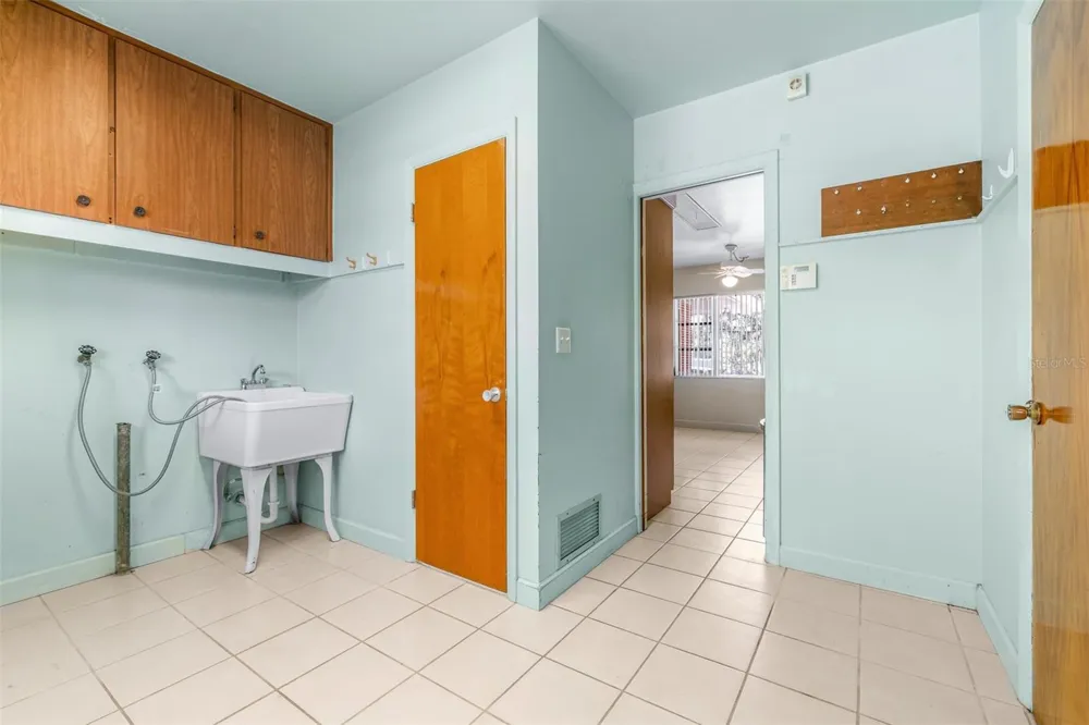 300 CREST DRIVE Haines City, FL 33844