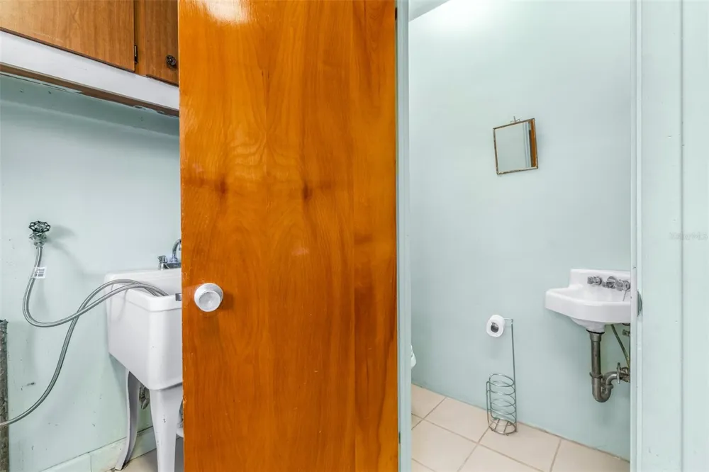 300 CREST DRIVE Haines City, FL 33844