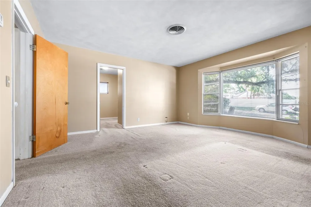 300 CREST DRIVE Haines City, FL 33844