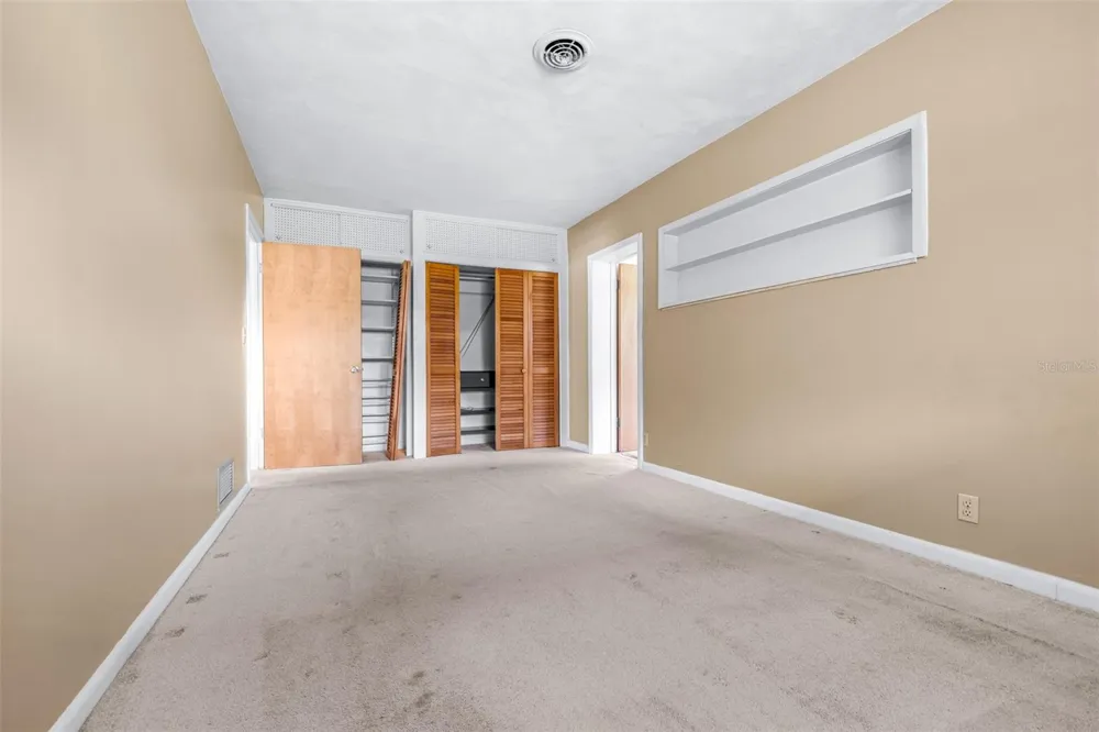 300 CREST DRIVE Haines City, FL 33844