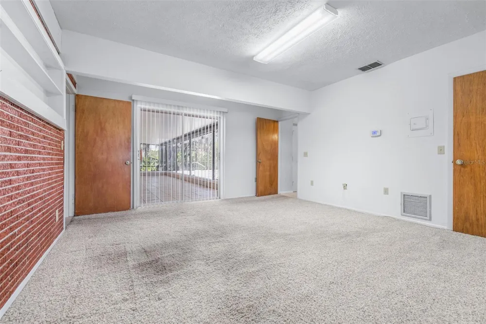 300 CREST DRIVE Haines City, FL 33844