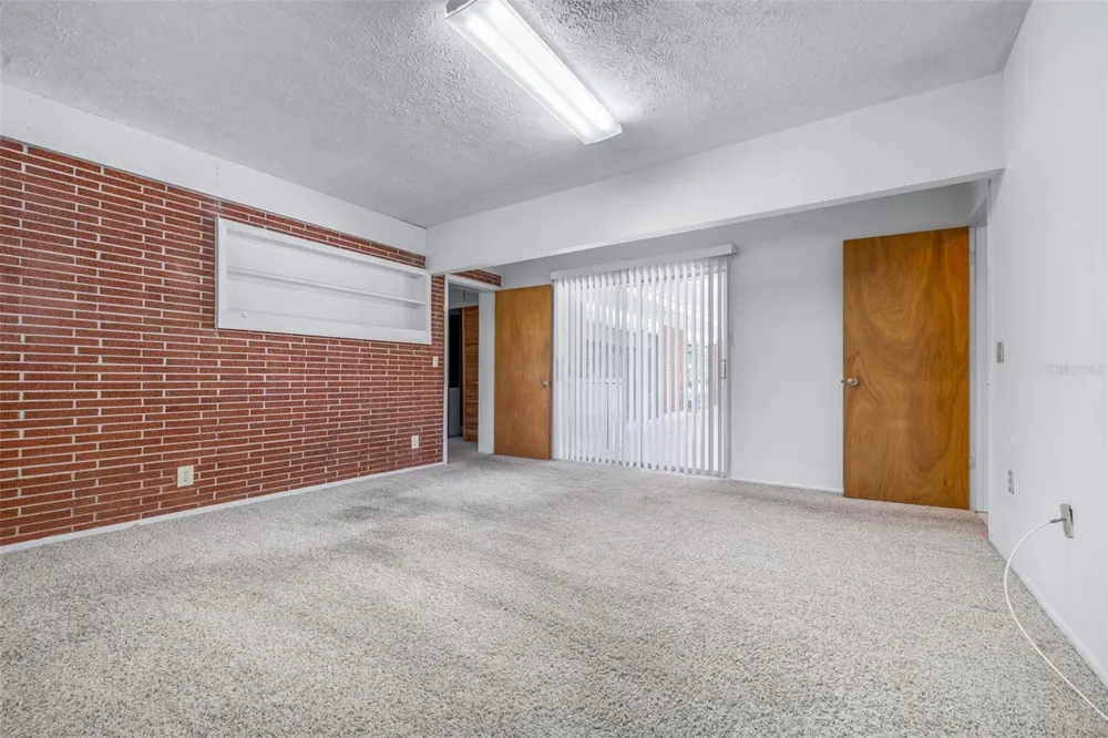 300 CREST DRIVE Haines City, FL 33844