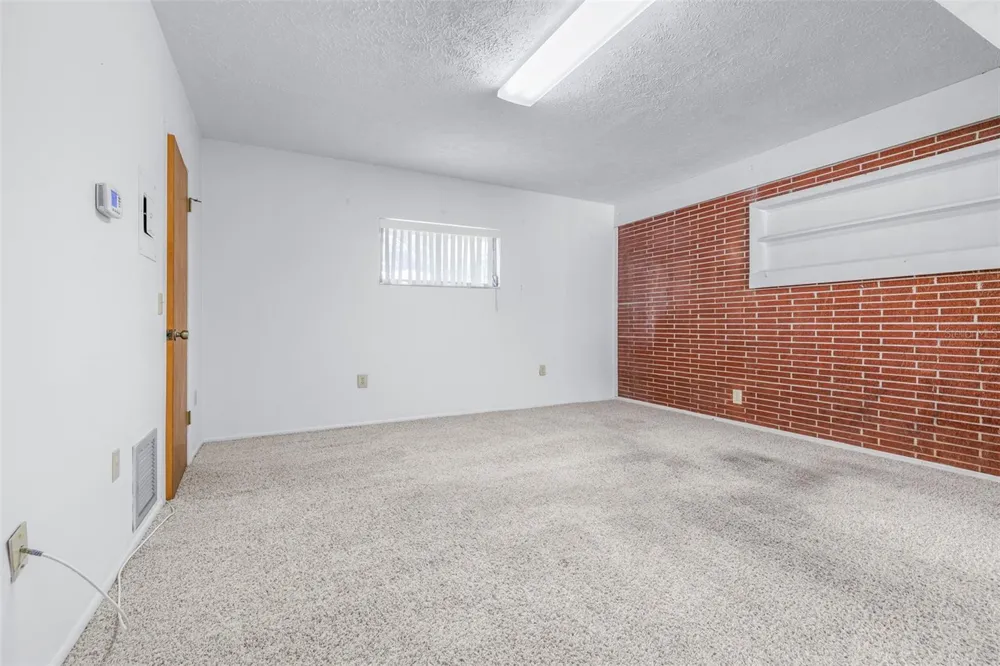300 CREST DRIVE Haines City, FL 33844