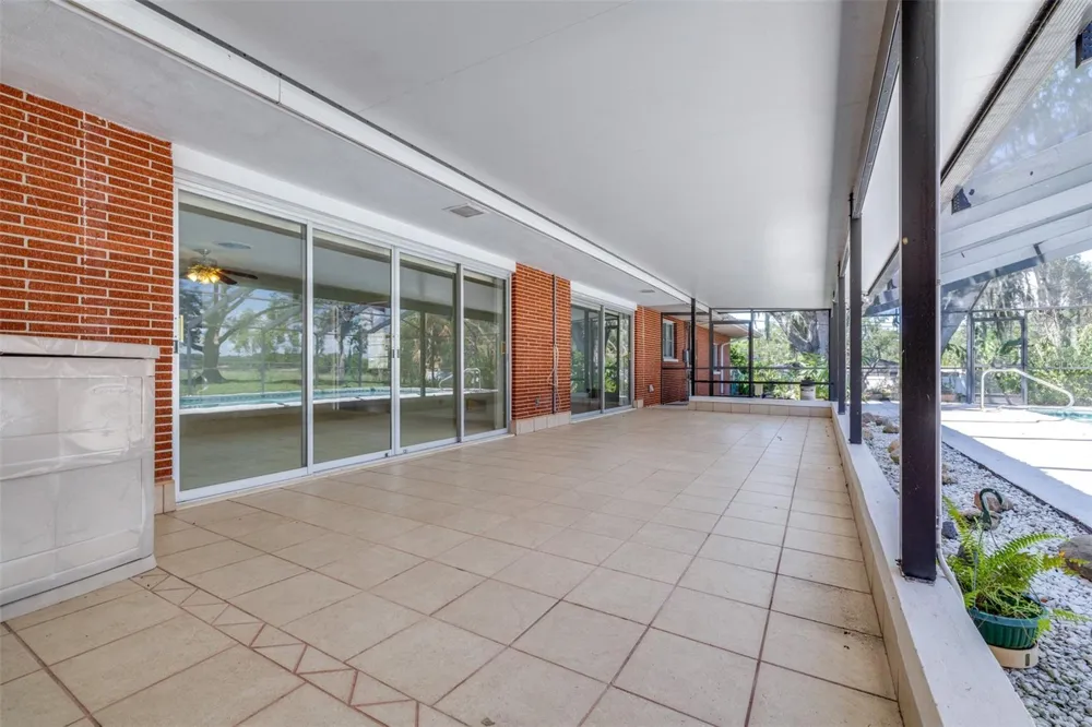 300 CREST DRIVE Haines City, FL 33844